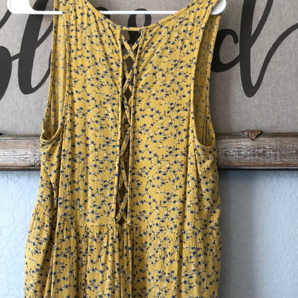 A blouse - Picture 4 of 4